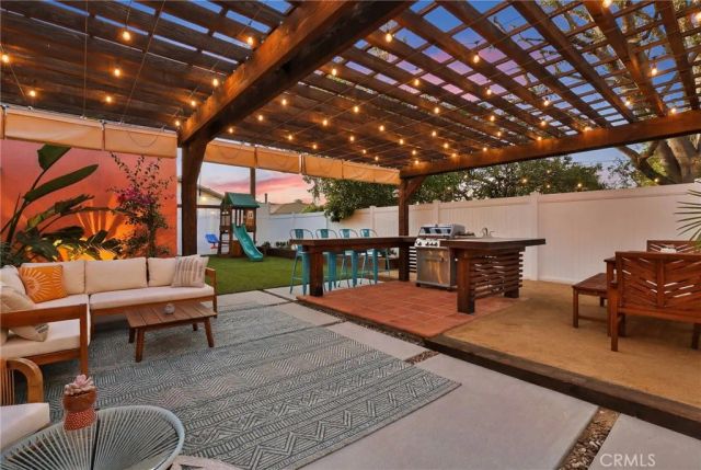 6035 Case, North Hollywood, CA 91606