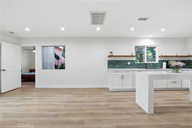 6035 Case, North Hollywood, CA 91606