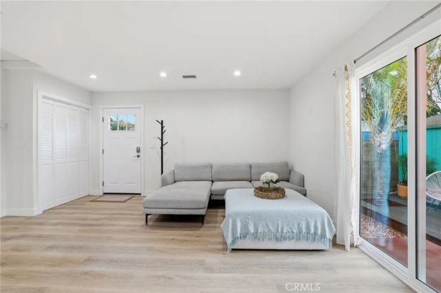 6035 Case, North Hollywood, CA 91606