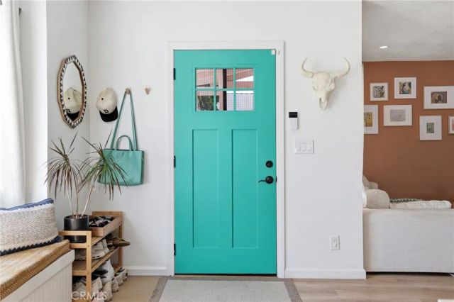 6035 Case, North Hollywood, CA 91606