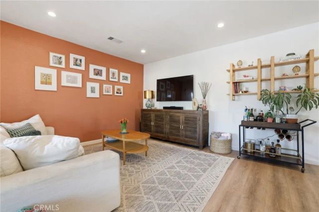 6035 Case, North Hollywood, CA 91606