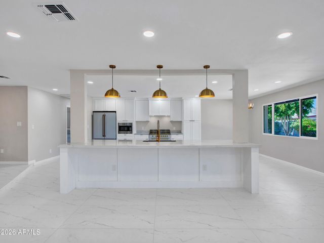 297 S HACIENDA Circle, Litchfield Park, AZ 85340