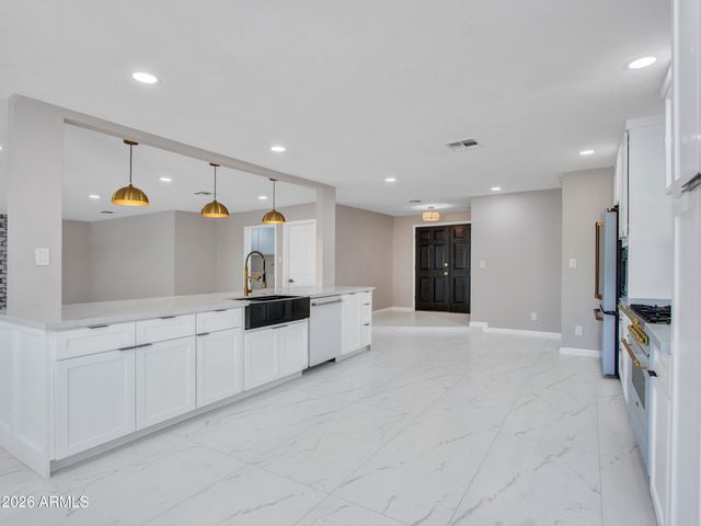 297 S HACIENDA Circle, Litchfield Park, AZ 85340
