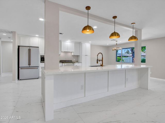 297 S HACIENDA Circle, Litchfield Park, AZ 85340