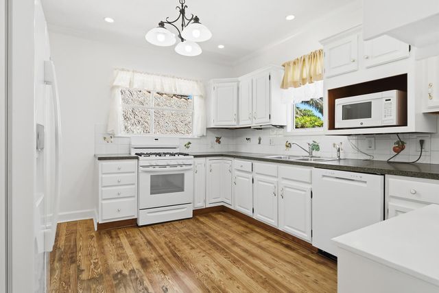 1424 S PALMWAY, Lake Worth Beach, FL 33460