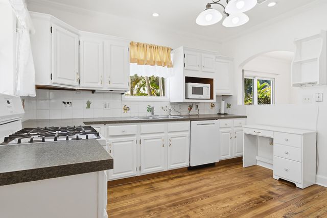 1424 S PALMWAY, Lake Worth Beach, FL 33460