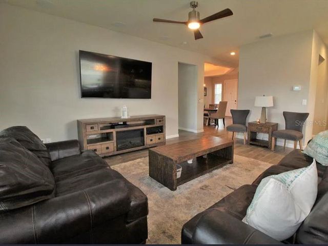 1049 MULTIFLORA LOOP, Lutz, FL 33558