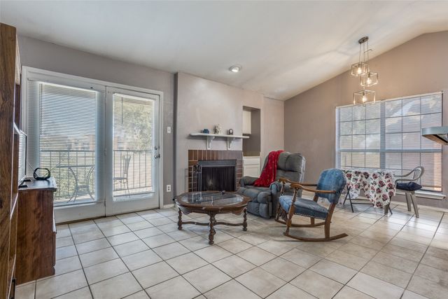 5913 Lake Hubbard Parkway 221, Garland, TX 75043