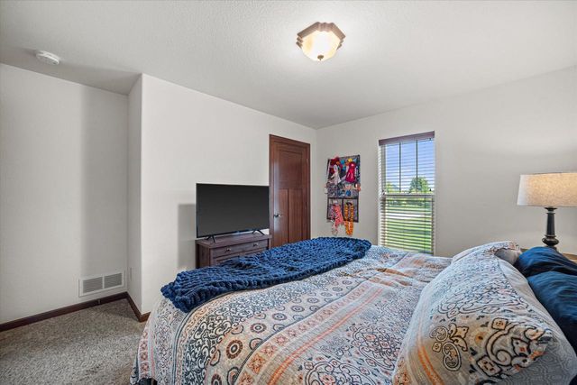 3906 Crystal LANE, Waukesha, WI 53189