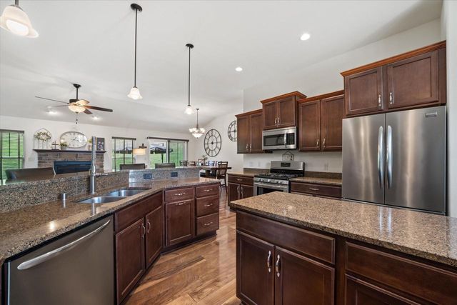 3906 Crystal LANE, Waukesha, WI 53189