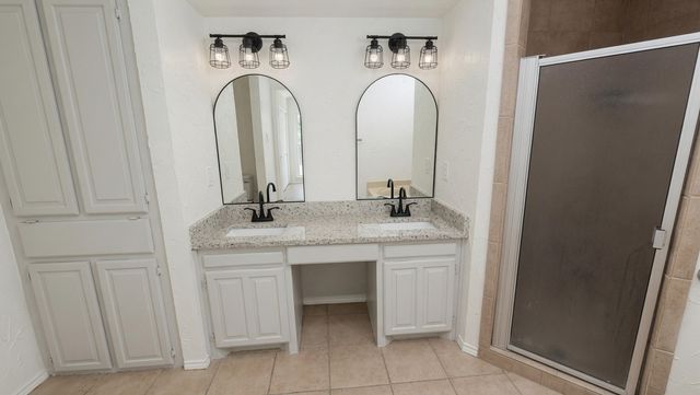 215 Mountainview Drive, Hurst, TX 76054