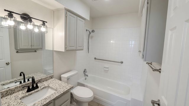 215 Mountainview Drive, Hurst, TX 76054
