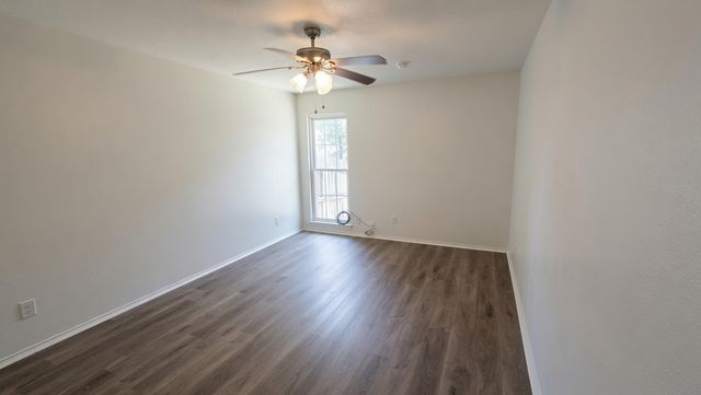 215 Mountainview Drive, Hurst, TX 76054