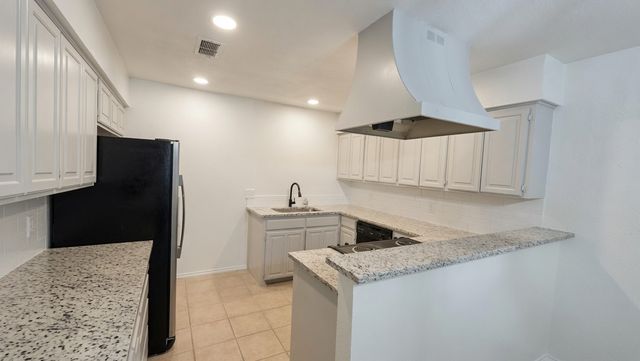 215 Mountainview Drive, Hurst, TX 76054