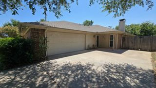 215 Mountainview Drive, Hurst, TX 76054