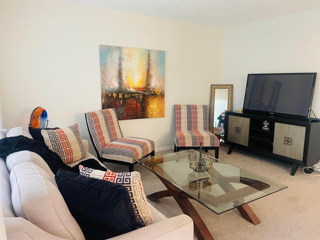 624 SNUG HARBOR Drive B7, Boynton Beach, FL 33435