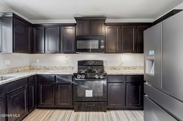 11588 Flor Sereno Place, Socorro, TX 79927