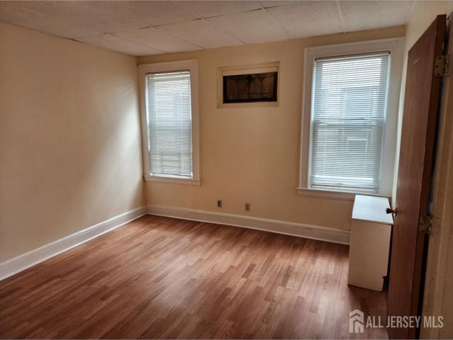 196 W End W Avenue, Newark, NJ 07106