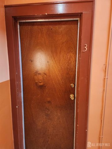 196 W End W Avenue, Newark, NJ 07106