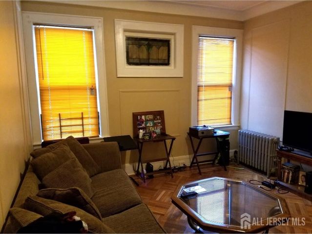 196 W End W Avenue, Newark, NJ 07106