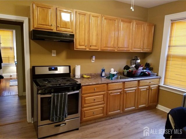 196 W End W Avenue, Newark, NJ 07106