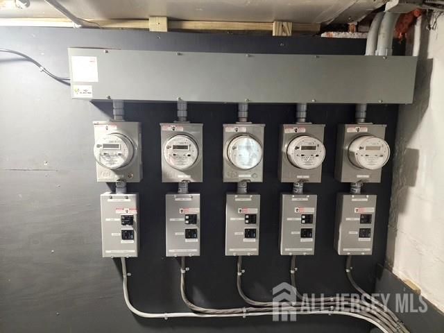 196 W End W Avenue, Newark, NJ 07106