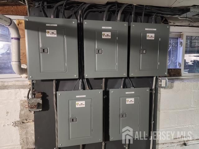 196 W End W Avenue, Newark, NJ 07106