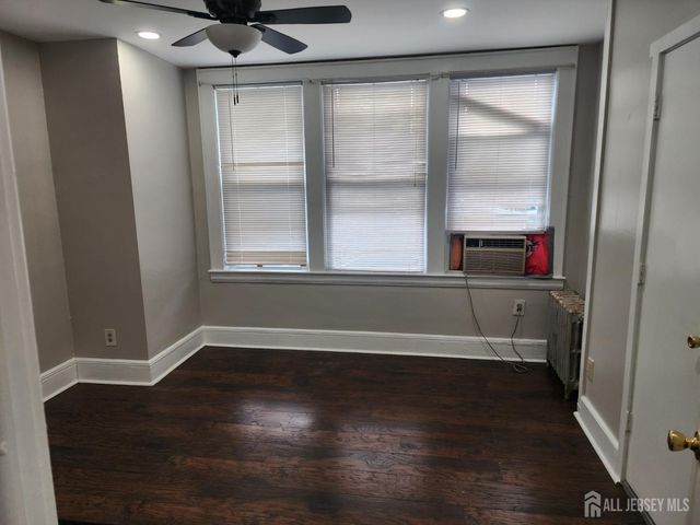 196 W End W Avenue, Newark, NJ 07106