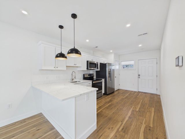 1 Pleasant Street 302, Cohasset, MA 02025