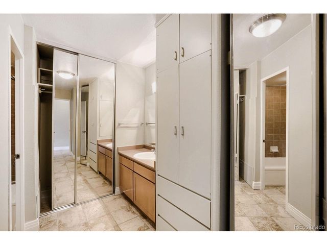 1196 N Grant St 305, Denver, CO 80203