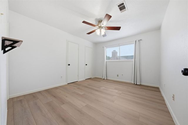 518 Rozelle Avenue, Sugar Land, TX 77498
