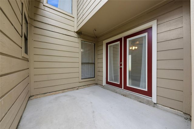 518 Rozelle Avenue, Sugar Land, TX 77498