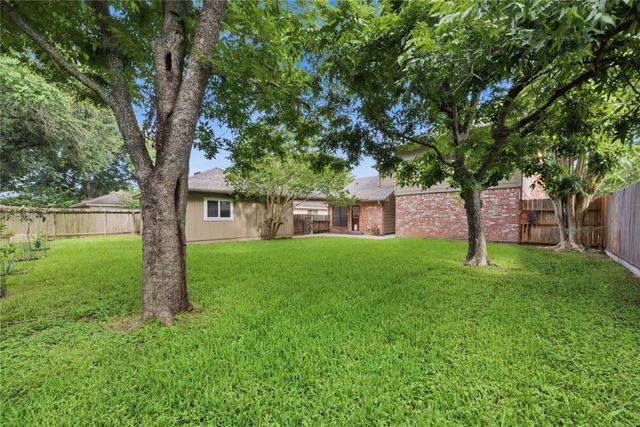 518 Rozelle Avenue, Sugar Land, TX 77498
