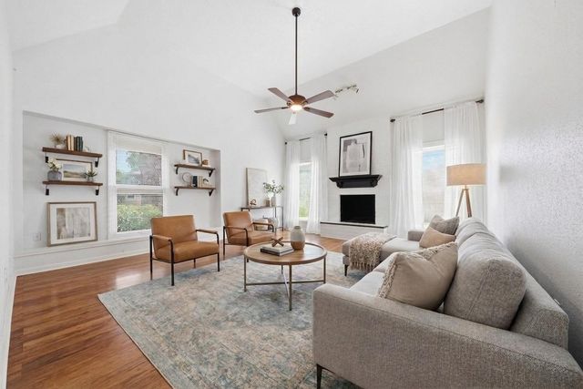 518 Rozelle Avenue, Sugar Land, TX 77498
