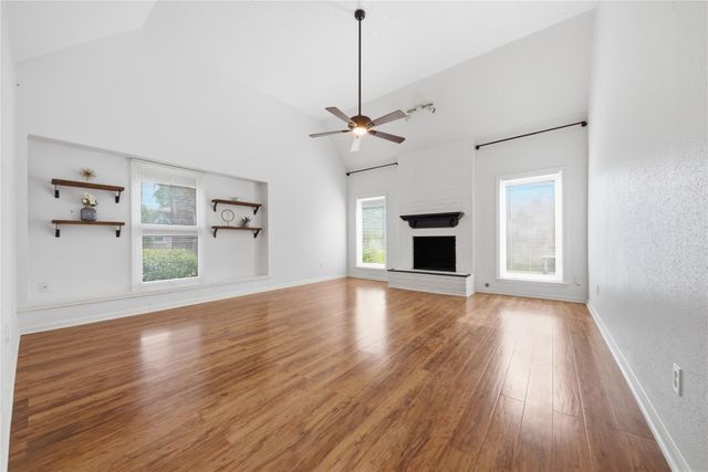 518 Rozelle Avenue, Sugar Land, TX 77498