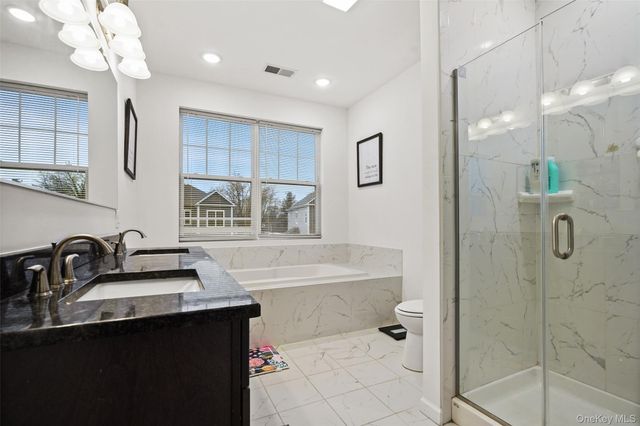 28 Magnolia Park, Middletown, NY 10940