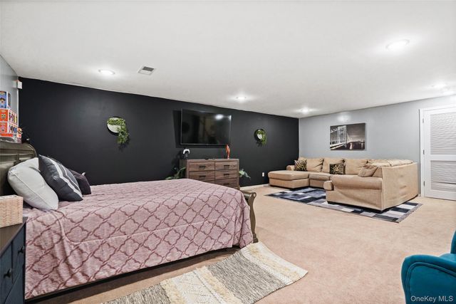 28 Magnolia Park, Middletown, NY 10940