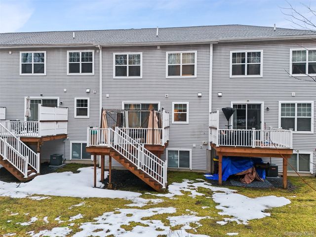 28 Magnolia Park, Middletown, NY 10940