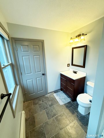 26 Geraldine Drive, Naugatuck, CT 06770