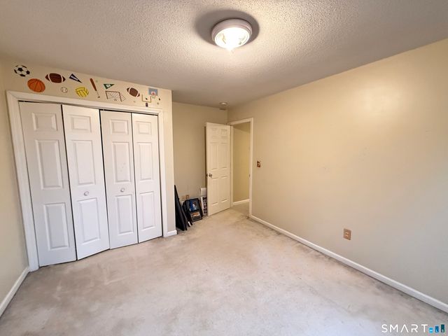 26 Geraldine Drive, Naugatuck, CT 06770