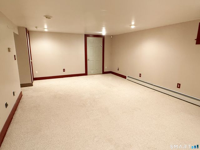 26 Geraldine Drive, Naugatuck, CT 06770