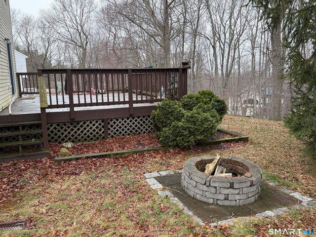 26 Geraldine Drive, Naugatuck, CT 06770