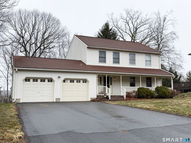 26 Geraldine Drive, Naugatuck, CT 06770