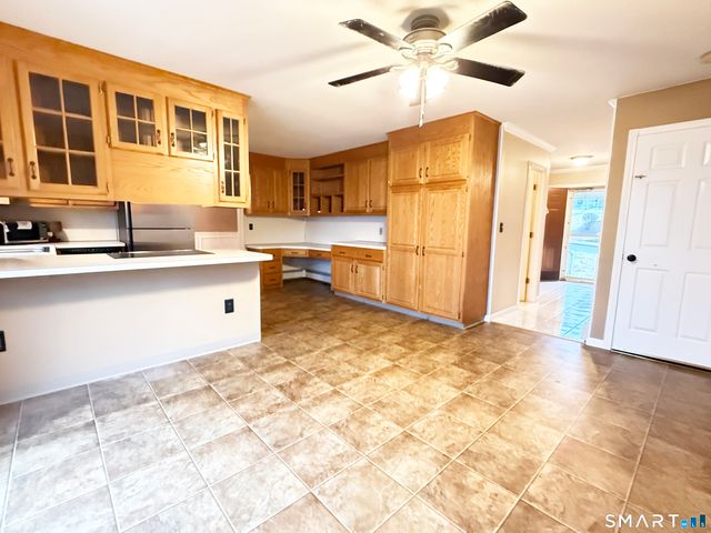 26 Geraldine Drive, Naugatuck, CT 06770