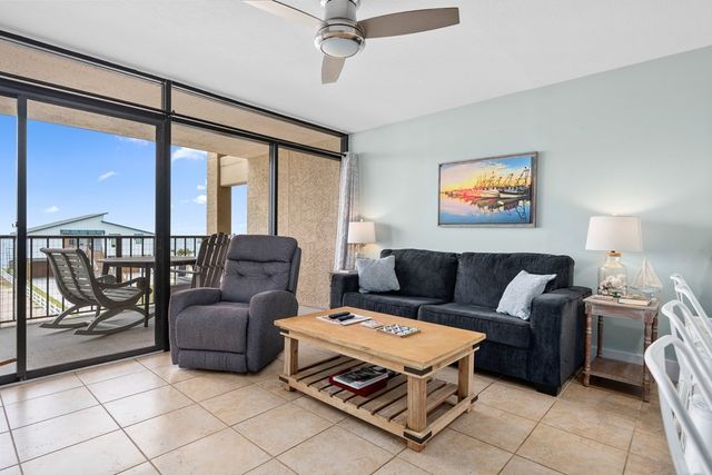 1021 S Water St. 312, Rockport, TX 78382