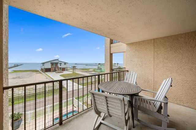 1021 S Water St. 312, Rockport, TX 78382