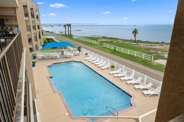 1021 S Water St. 312, Rockport, TX 78382