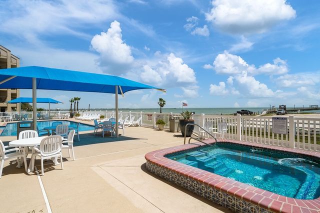 1021 S Water St. 312, Rockport, TX 78382