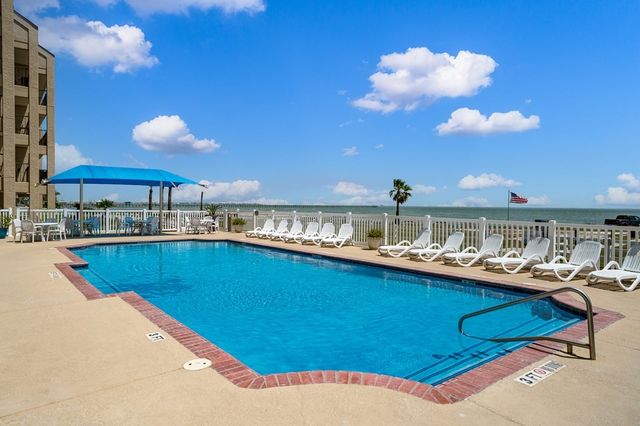 1021 S Water St. 312, Rockport, TX 78382