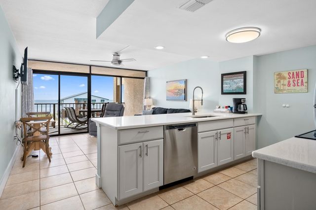 1021 S Water St. 312, Rockport, TX 78382